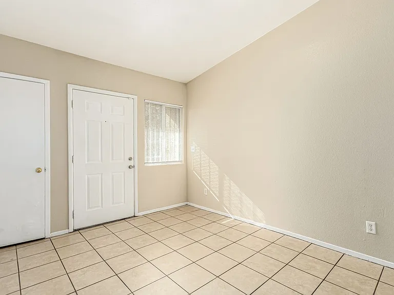 3873 Soda Springs Dr — Photo 4