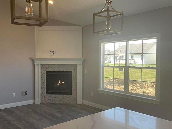 4th image of 725 Bay Hill Ct