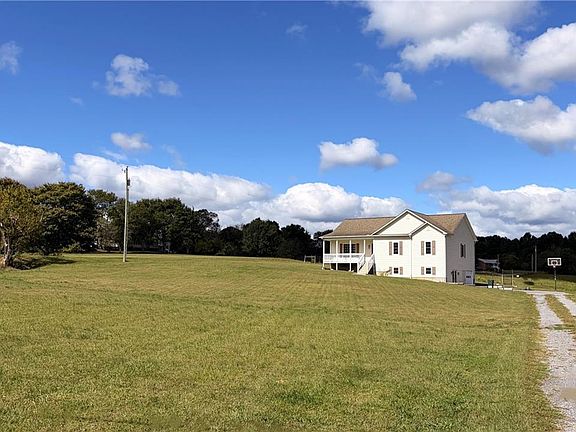 3rd image of 784 Lovebridge Rd NE
