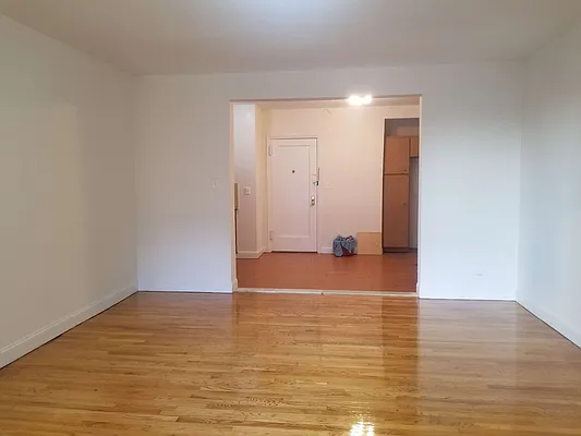 Rented by Max & Associates Realty Corp | media 6