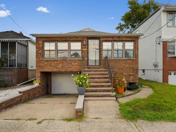 183 W 1st St, Bayonne, NJ 07002