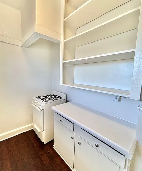 2004 C St #20 — Photo 8