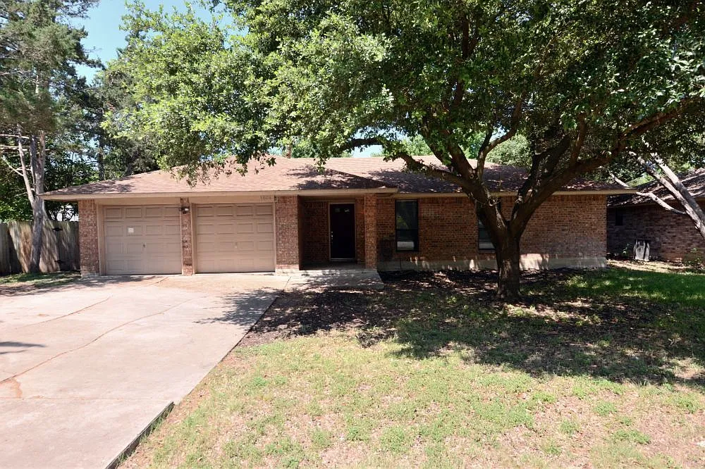 Building Photo - 1804 Dixie Ln