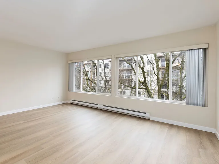 Cordova Apartments — Photo 10