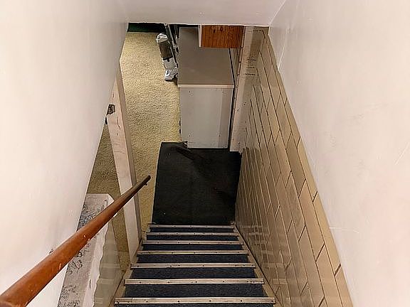 5th image of 209 6th St NE