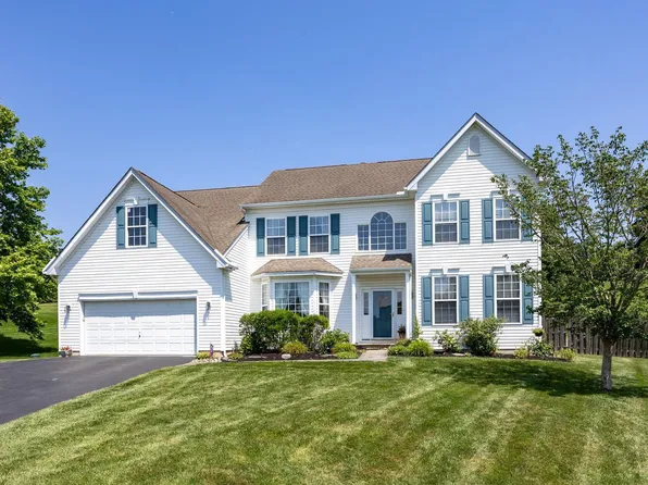 408 Country Edge Cir, Downingtown, PA 19335