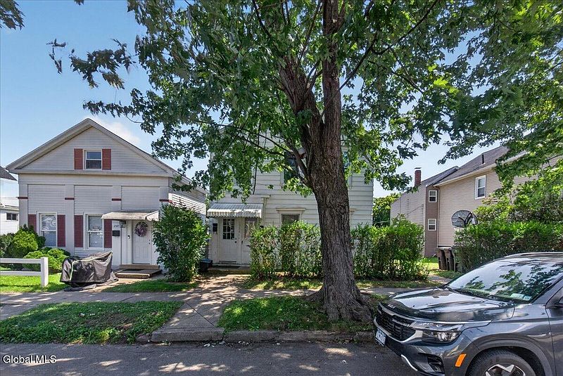 2nd image of 1314 3rd Avenue