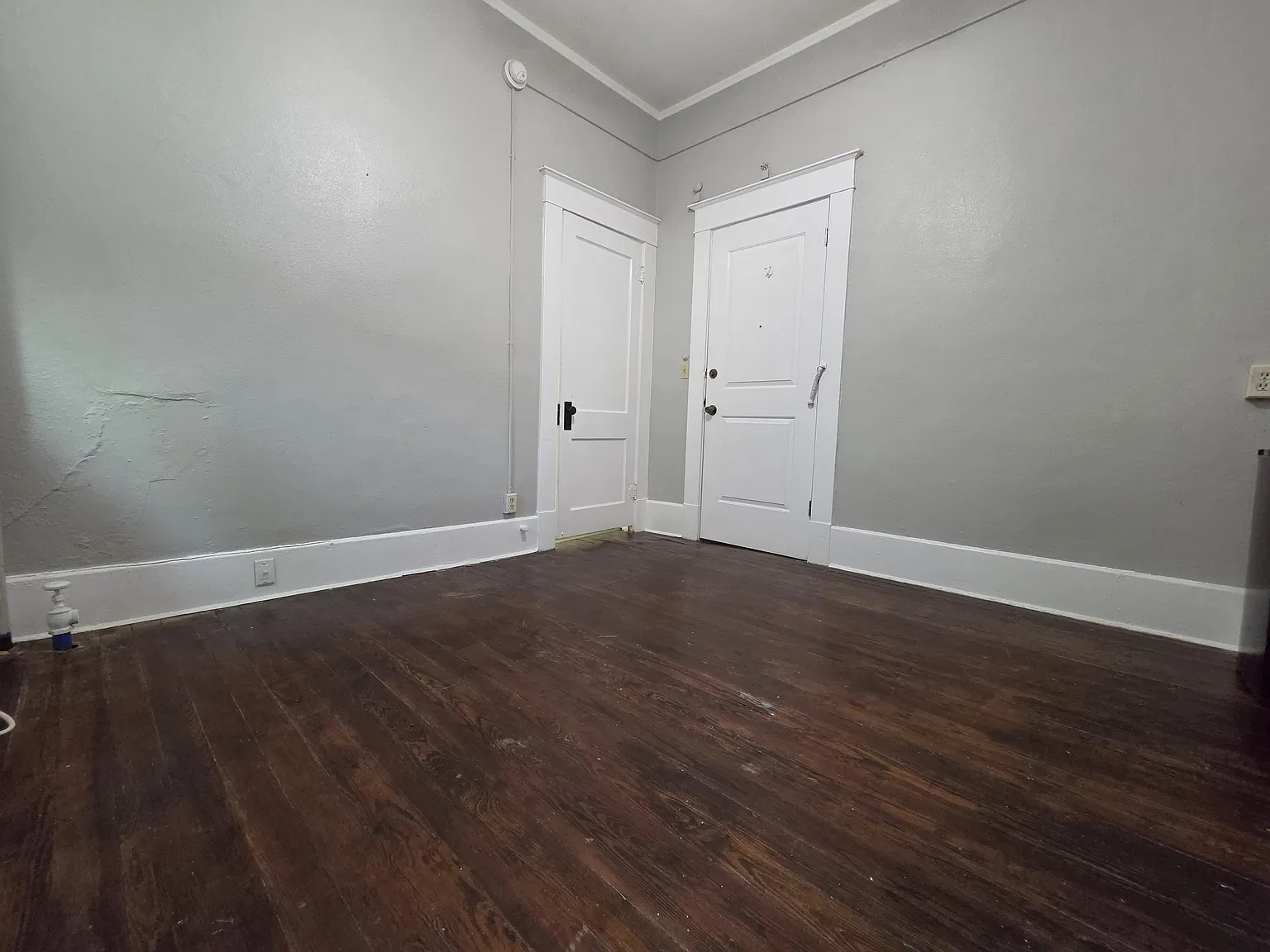 Studio, 150 sqft, $895 — Photo 3