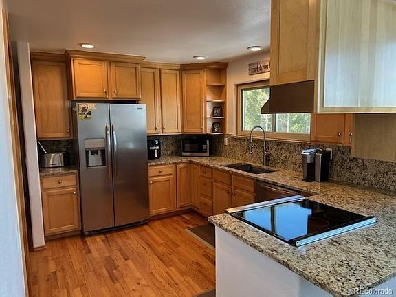 4th image of 1587 Sinton Rd