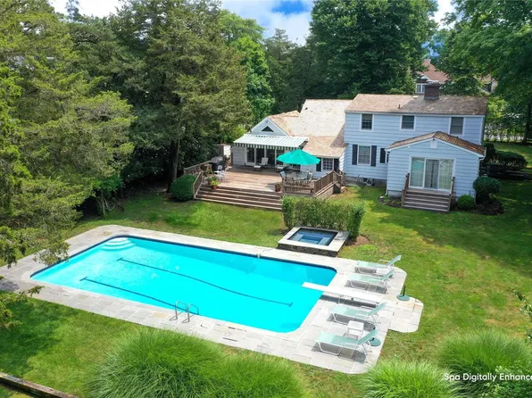 25 Club Lane, Remsenburg, NY 11960