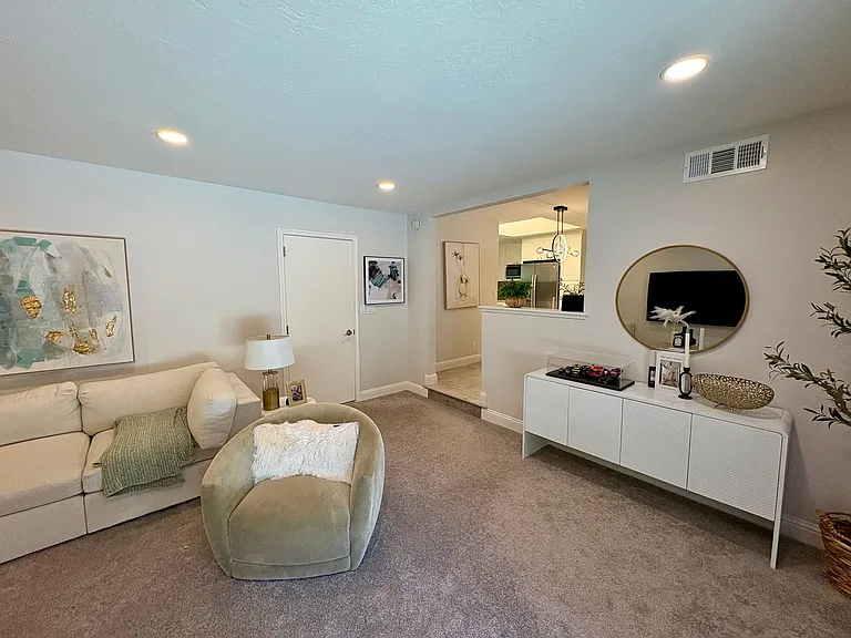 1190 Arlington Ln — Photo 22
