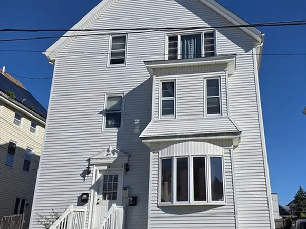 82 Montaup St, Fall River, MA 02724
