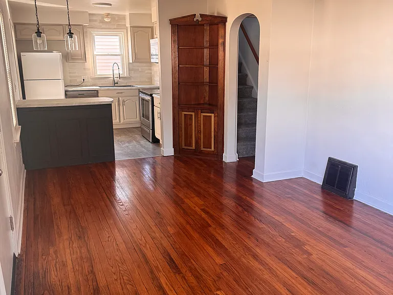 412 Adams Ave — Photo 8