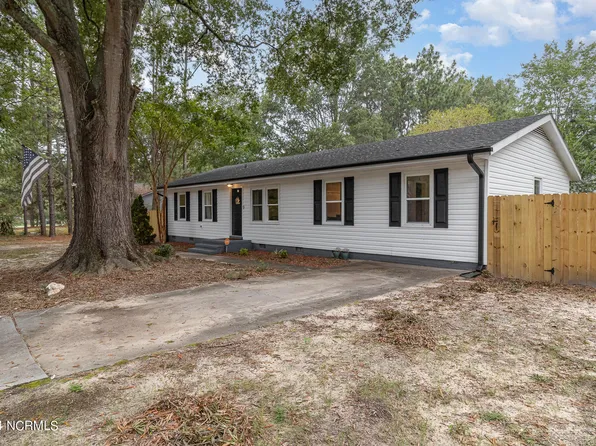 106 Forest Place, Aberdeen, NC 28315