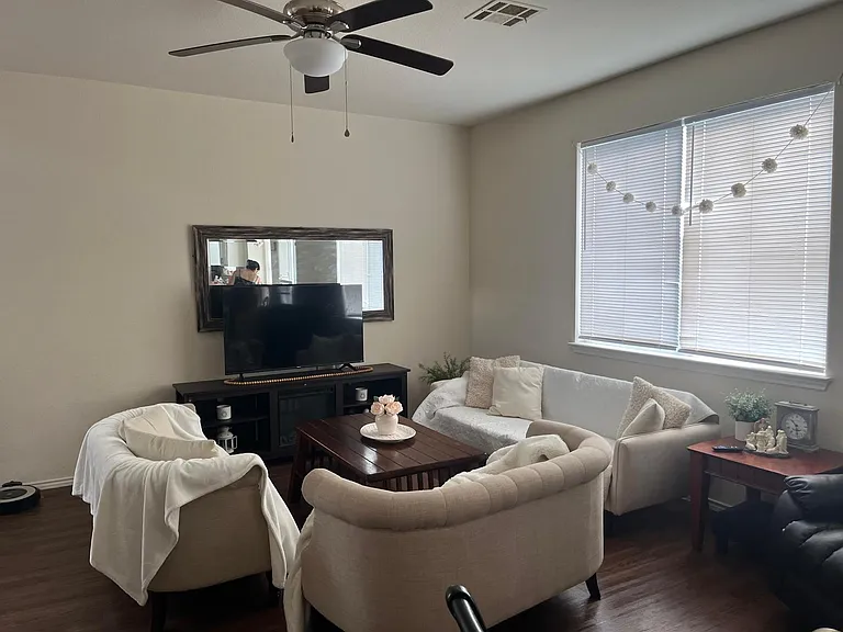 1101 Barclay Dr — Photo 6