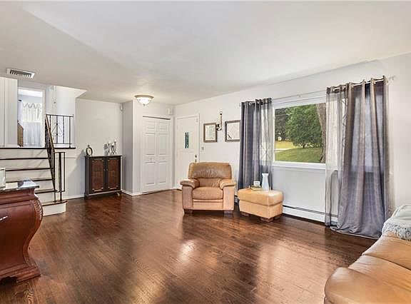 2nd image of 25 W Brook Dr