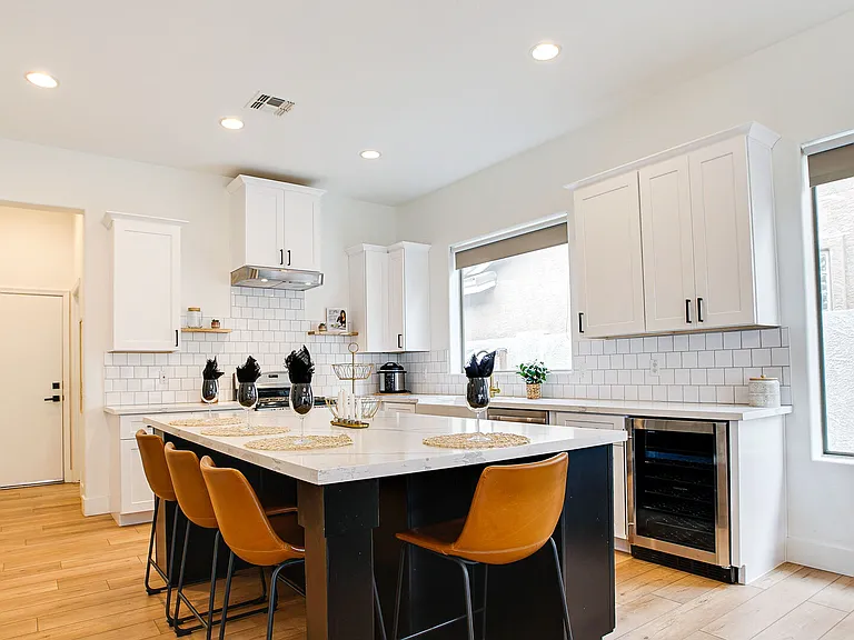 3938 E Dubois Ave — Photo 9