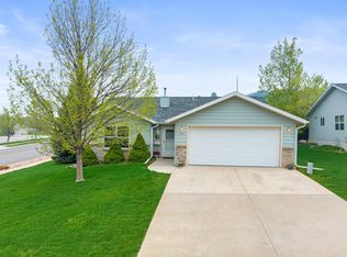 1827 Windmill Dr, Spearfish, SD 57783