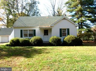 2951 Windy Bush Rd, Newtown, PA 18940