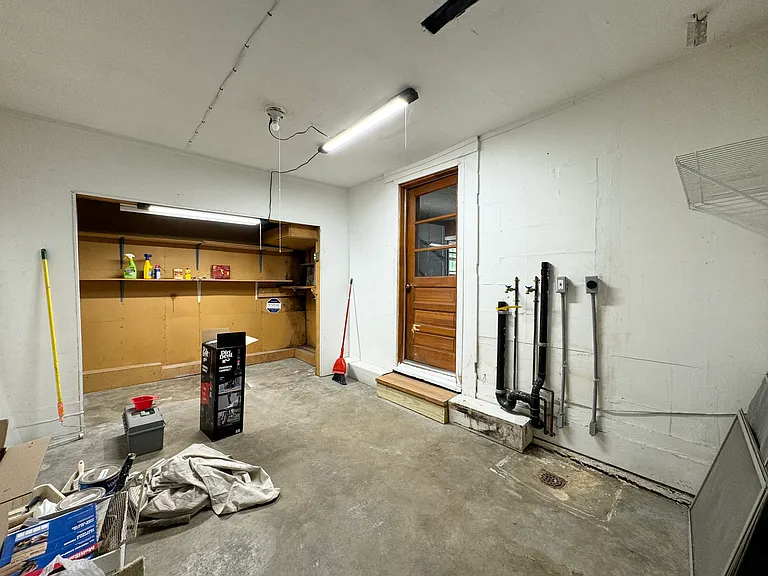 1401 E 23rd Ave — Photo 22