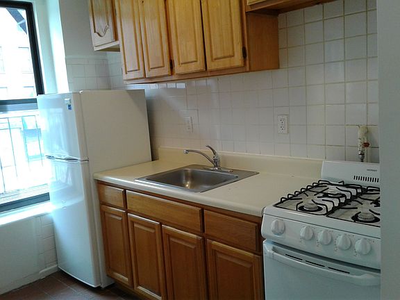 4th image of 2310 2nd Ave APT 3A