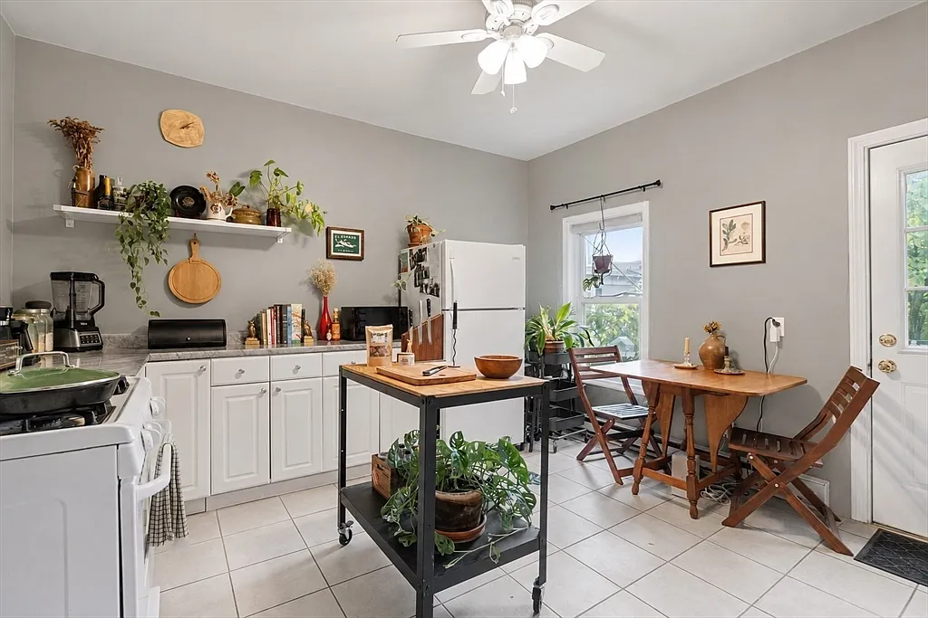 1 bed, 1.0 bath, 500 sqft, $2,500 — Photo 1