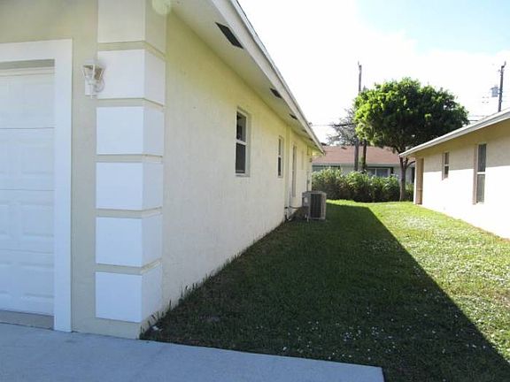 4th image of 305 Walker Ave
