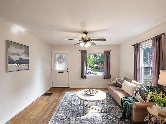 2nd image of 324 Cushing Ave