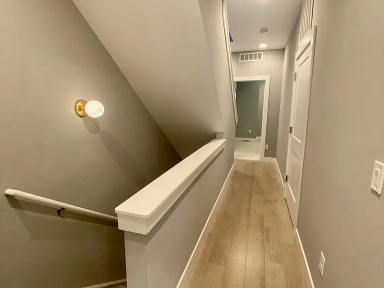 1075 Mariposa St — Photo 27
