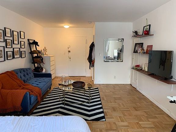 2nd image of 321 E 48th St APT 8A