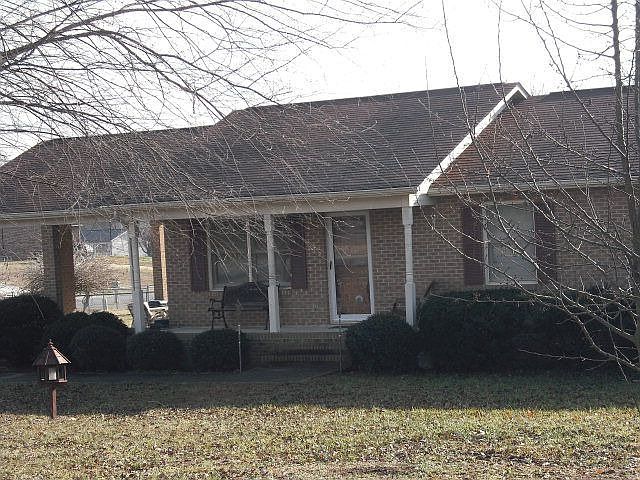 1st image of 104 Apple Hill Dr