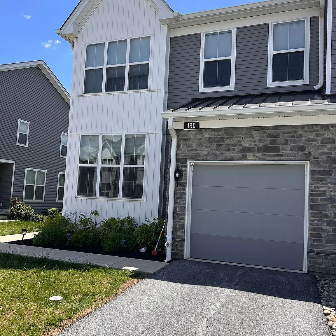 3 bed, 2.5 bath, 2678 sqft, $3,300 — Photo 2