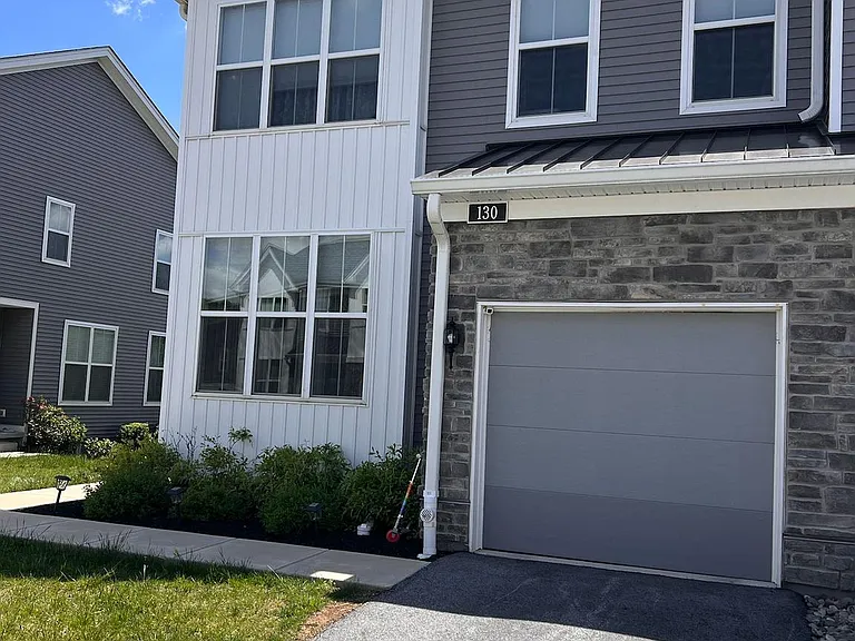 130 Ginkgo Ln — Photo 2