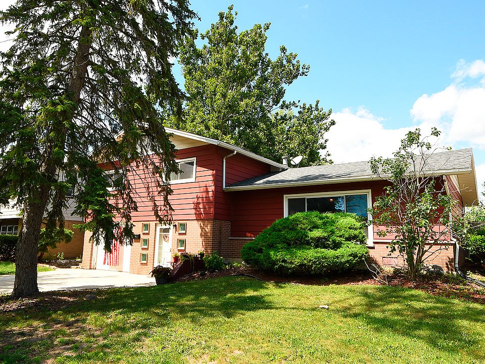 1st image of 5712 Chaucer Dr