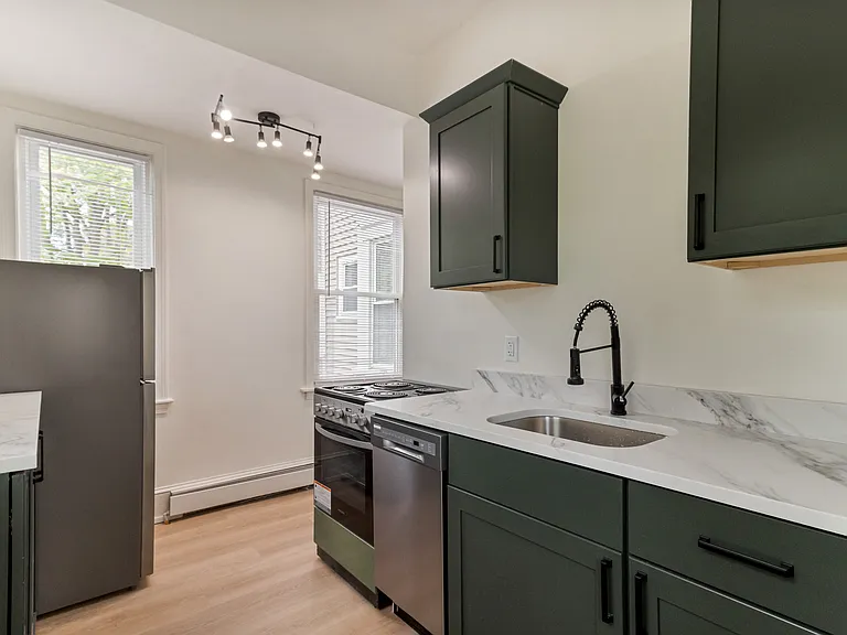 169 Waterman St #2 — Photo 1