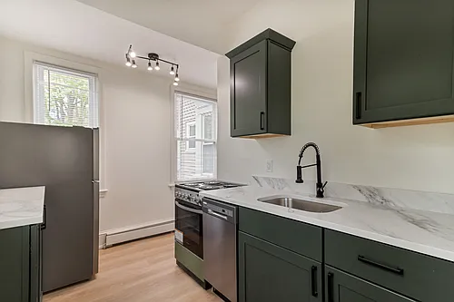 169 Waterman St Photo 1
