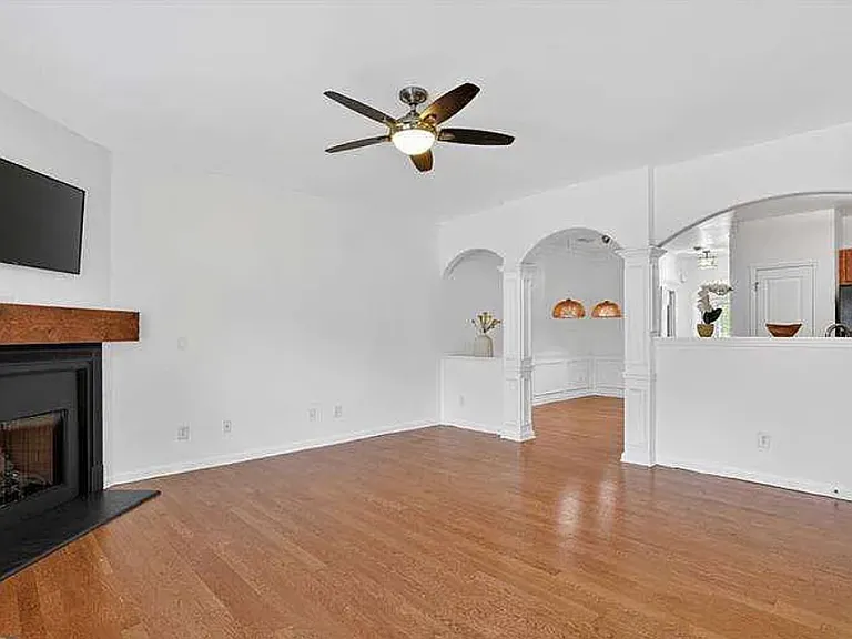 6125 Elmshorn Way — Photo 4
