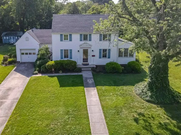 294 Washington Dr, Pennsville, NJ 08070