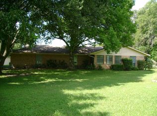 703 Colorado St, Smithville, TX 78957