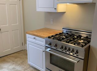 1560 11th Ave, San Francisco, CA 94122