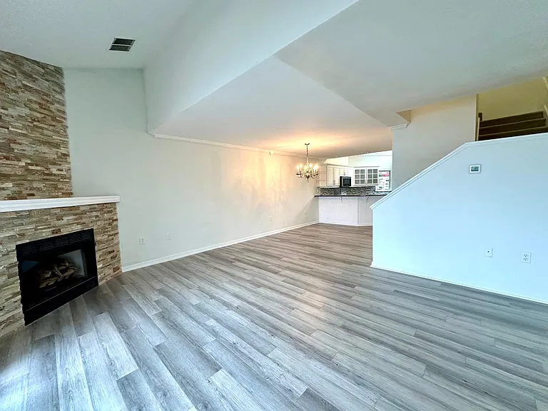 14051 Queens Harbor Rd — Photo 21