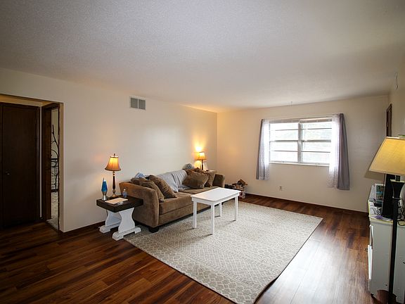 2nd image of 122 W Atchison St APT C