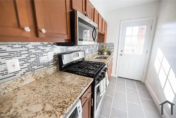 431 Brandywine St SE #101 — Photo 1