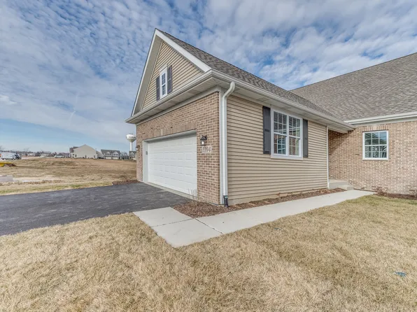 1104 Freedom Rd, Elburn, IL 60119