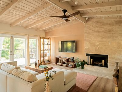 3716 Broadlawn Dr, Los Angeles, CA, 90068