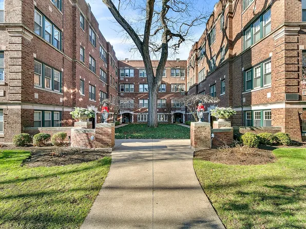 114 Lincoln Ave, Riverside, IL 60546