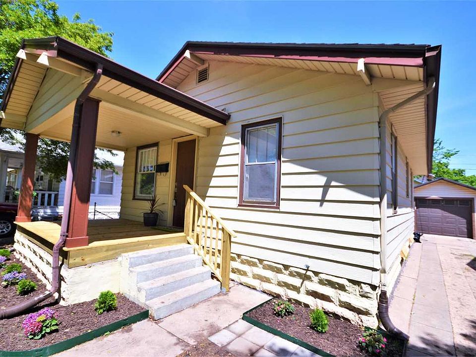 1st image of 120 W 16th Ave