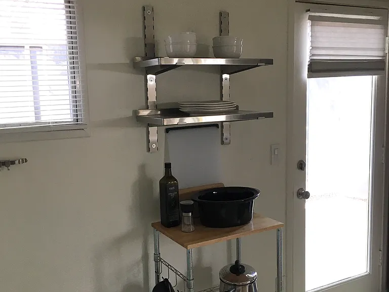 1724 N Whittier Dr — Photo 8