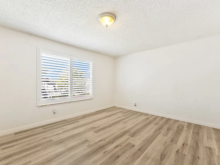 802 1/2 Silver Fir Rd — Photo 13