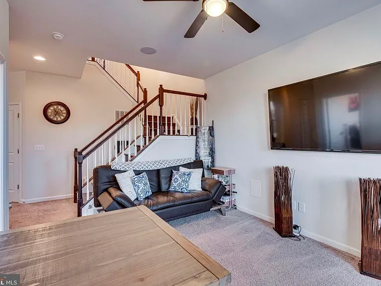 42440 Dogwood Glen Sq — Photo 9